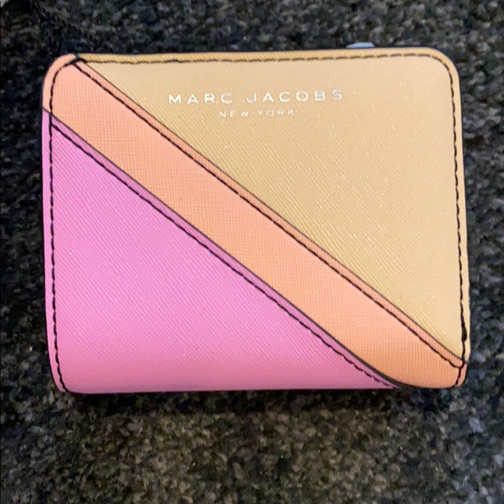 NWT Marc Jacobs Saffiano Mini Compact Wallet